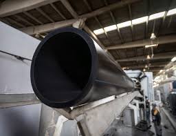 فرآیند پیشرفته تولید لوله پلی‌اتیلن در یک کارخانه ورنا آبلوله - 